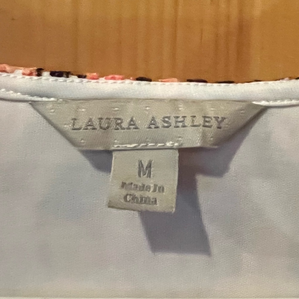 Laura Ashley colorful feminine lace overlay top - Picture 5 of 5